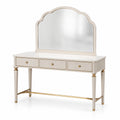 Coiffeuse beige et dorée avec miroir festonné, 3 tiroirs et façades rainurées, 120 × 45 × 145 cm